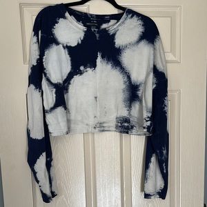 Urban Outfitters Blue and White Cropped Long Sleeve Hoodie